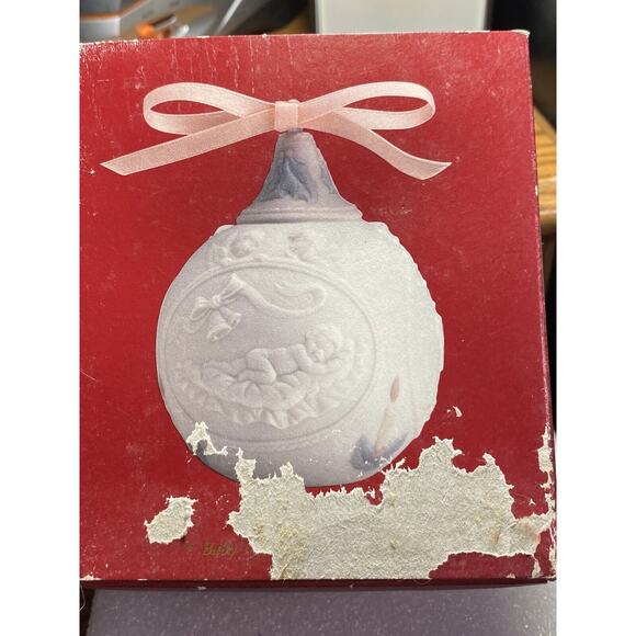 Lladro Year 1997 Ball Ornament Baby’s First Christmas Porcelain #16539 - Picture 10 of 16